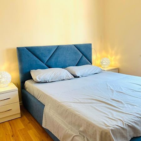 Blue City Apartment Дуррес Екстер'єр фото